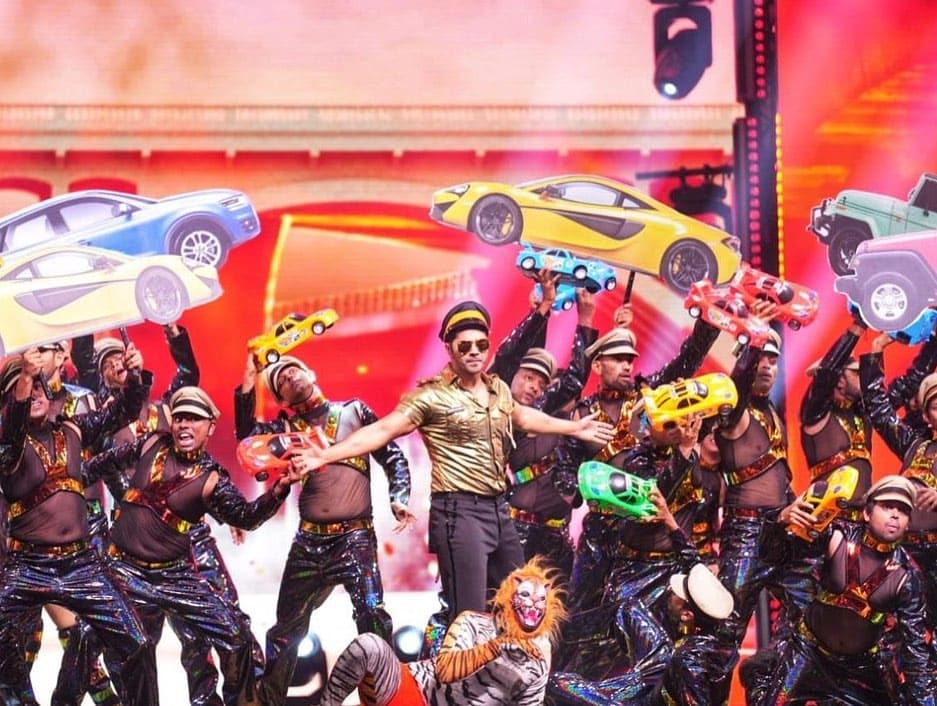 varun dhawan gives a power packed performance at iifa 2023 1 – The News Mill