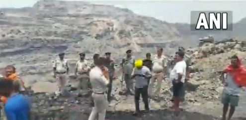 jharkhand 1 dead several feared trapped after coal mine collapses in dhanbad 1 – The News Mill
