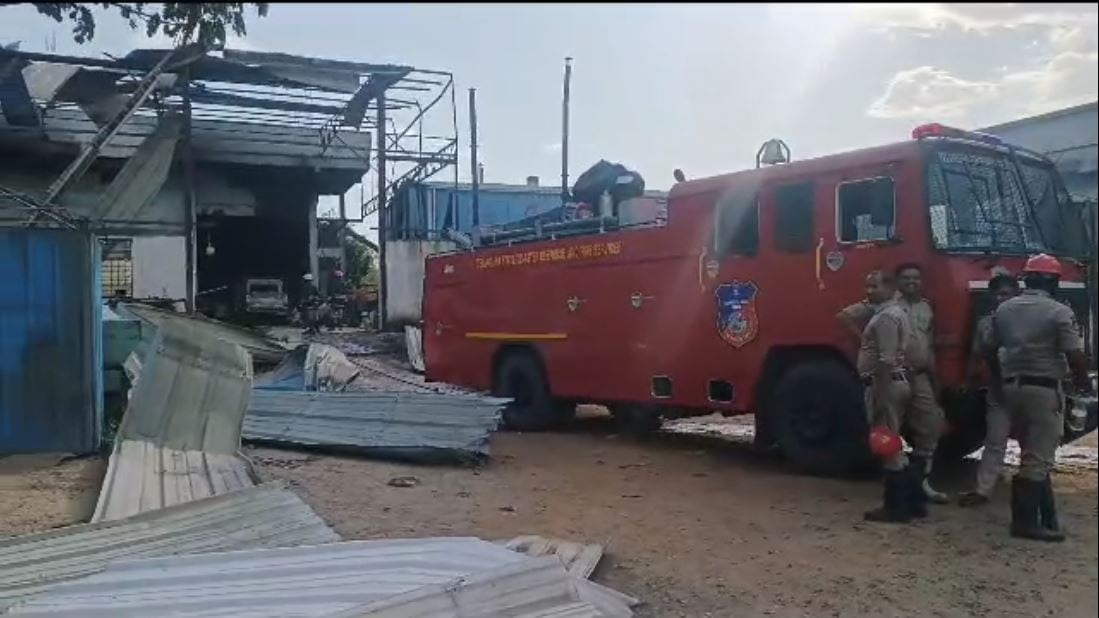 three injured as fire breaks out at engineering unit in telanganas sangareddy 1 – The News Mill