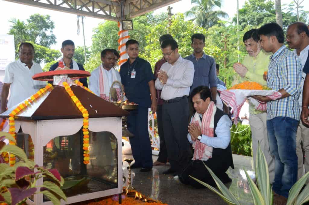 Sonowal Pays Tribute To Bhupen Hazarika on his birth anniversary – The News Mill