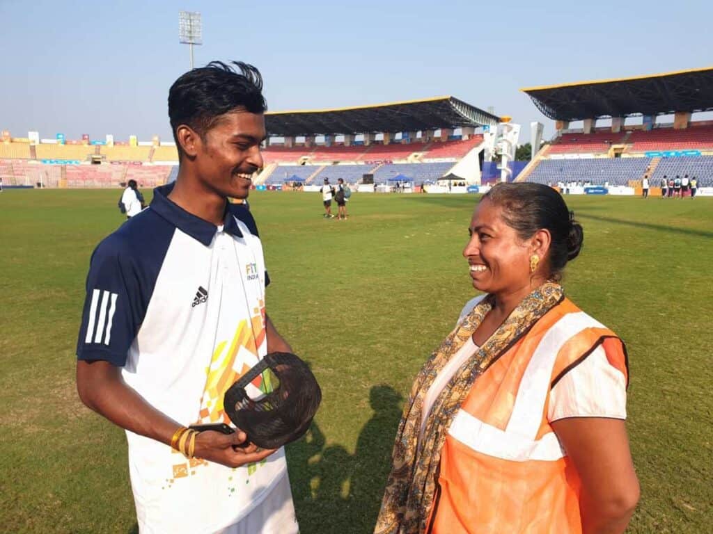 Poornima Mondol chats with her son during the Khelo India Youth Games – The News Mill
