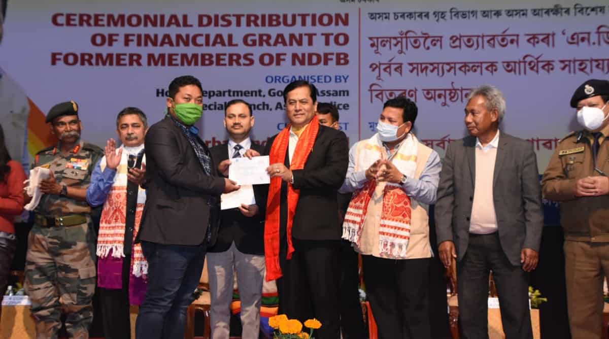 Assam CM distributes Rs 4 lakh each to 1279 surrendered NDFB militants