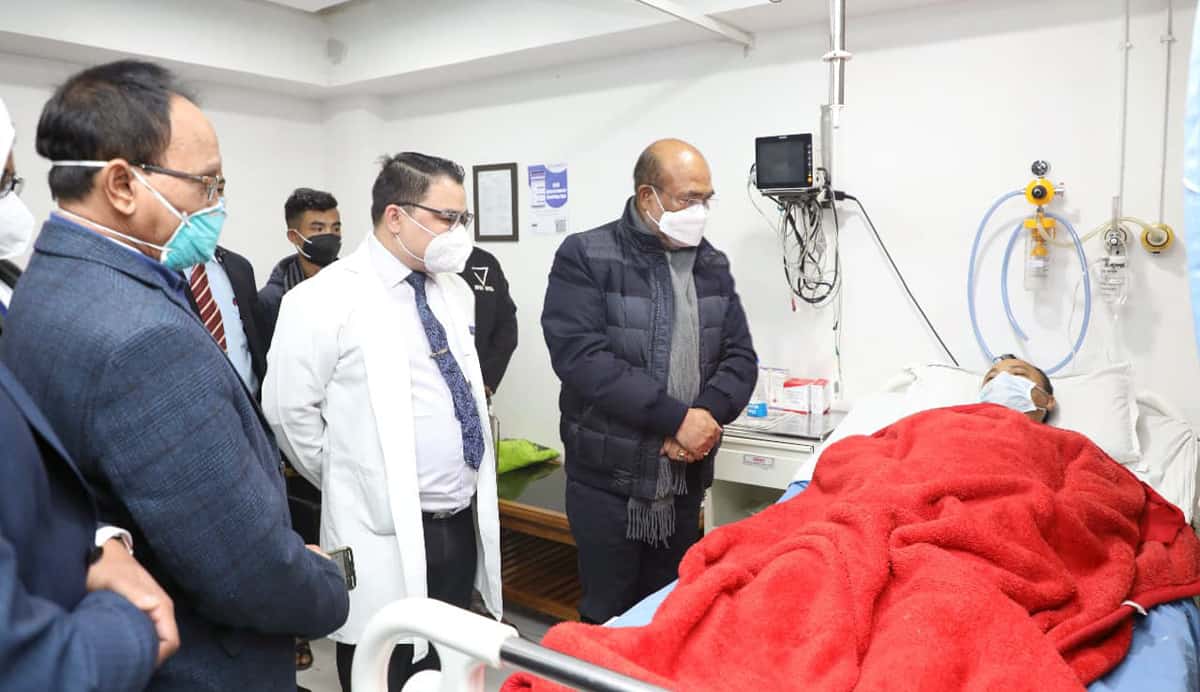 Manipur CM N Biren Singh enquiring health conditions of injured persons in poll-related violence in Heirok