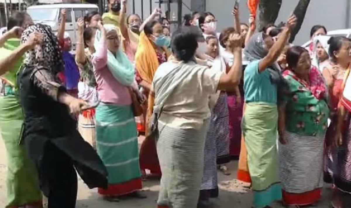 Women protest as Imphal police produce Mark T Haokip in court