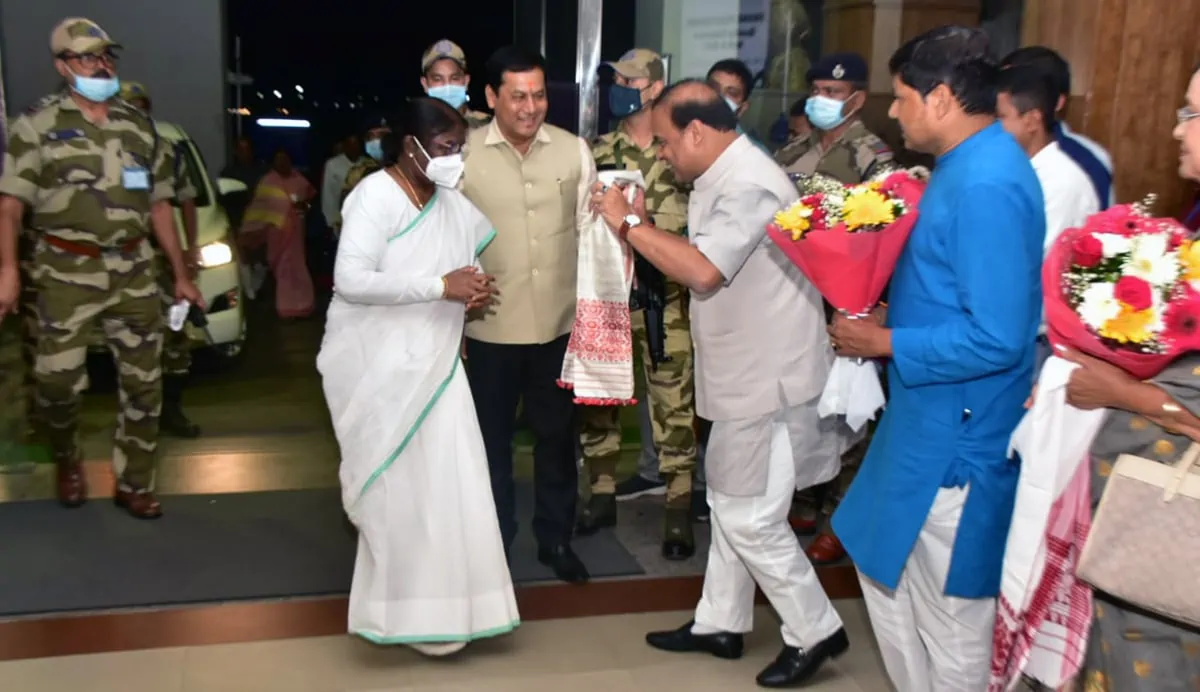 Draupadi Murmu welcomed by Assam CM Himanta Biswa Sarma