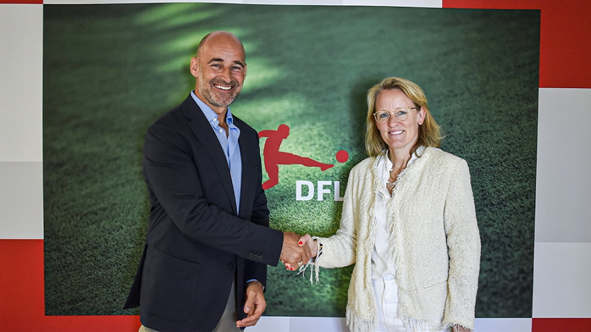Martin Bain, CEO - FSDL (L) with Donata Hopfen, CEO - DFL football