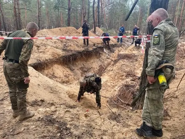 after bucha new mass grave of over 440 bodies found in ukraines recaptured izium – The News Mill