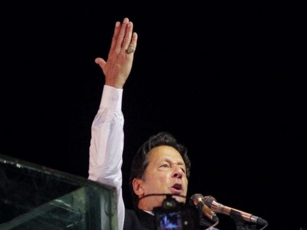 imran khan backtracks over extension of army chiefs term till elections – The News Mill