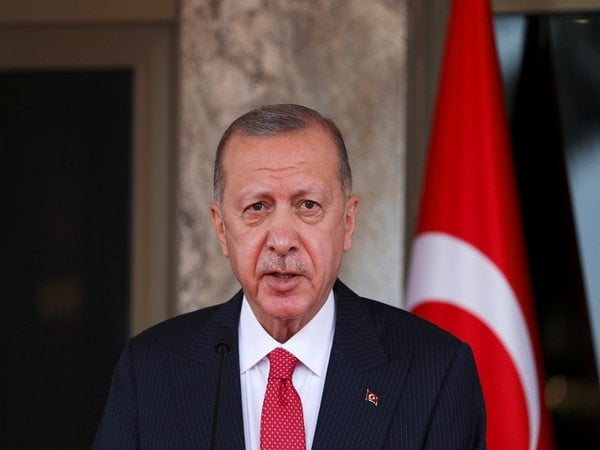 turkeys erdogan renews threats to block nato bids of sweden finland continues threats against greece – The News Mill