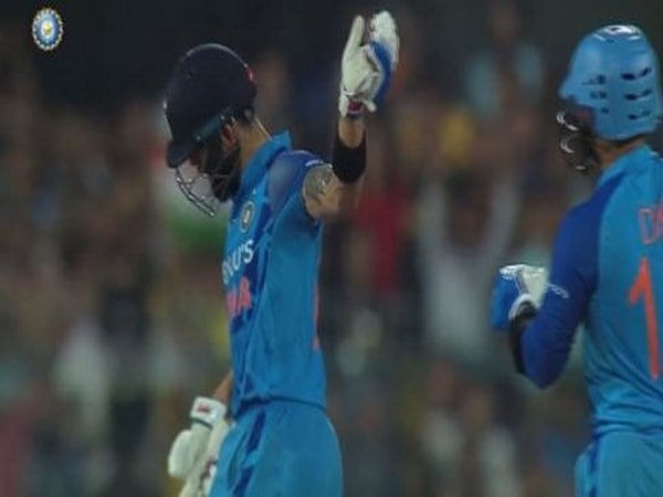 virat declines offer for strike from dinesh karthik to complete fifty asks finisher to carry on the carnage – The News Mill
