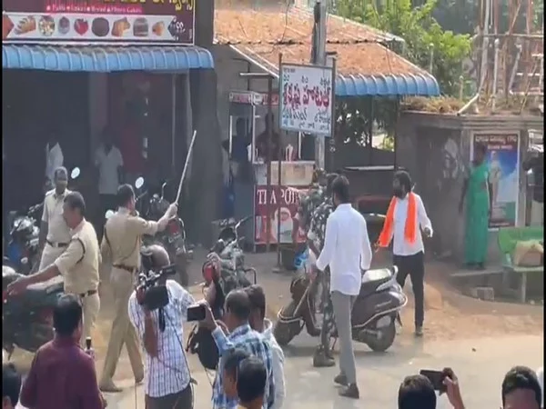 telangana police lathi charge two groups at marriguda polling station during bypoll jpg – The News Mill