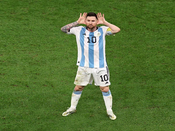 fifa wc argentina storm into semifinals down netherlands 4 3 on penalties – The News Mill
