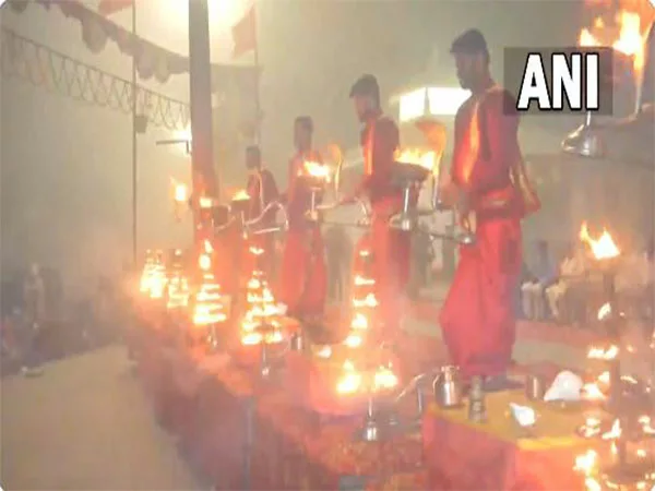 ganga aarti performed in varanasi on first day of new year jpg – The News Mill