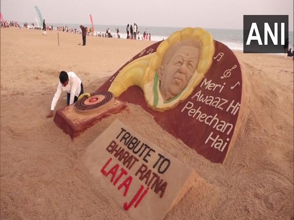 meri awaaz hi pehechan hai sudarsan pattnaik pays tribute to lata mangeshkar on her first death anniversary with sand art – The News Mill