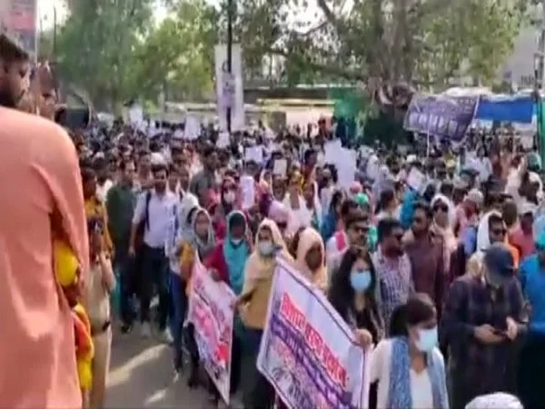 chhattisgarh b ed d ed association stages protest in raipur leading to scuffle with police – The News Mill