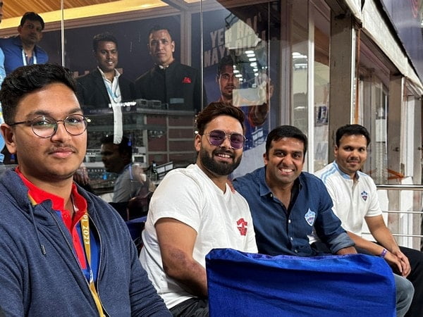 ipl 2023 rishabh pant cheers delhi capitals fans give him rousing reception on first stadium visit after accident – The News Mill