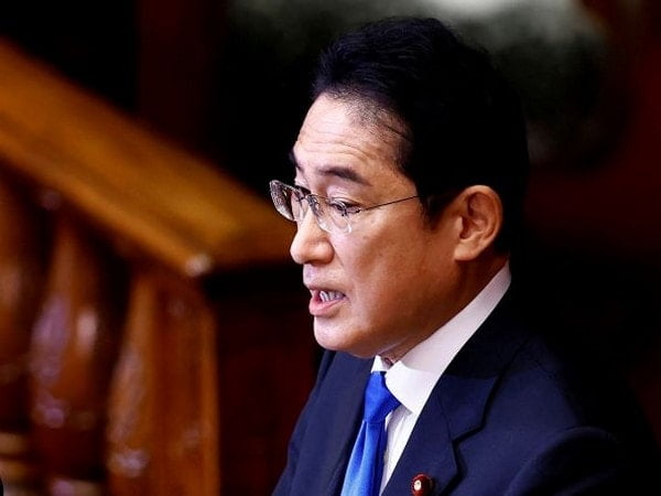 japan pm fumio kishida evacuated after explosion at his speech venue – The News Mill