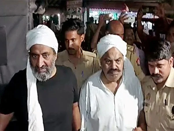 atiq ahmeds lawyer meets gangsters son umar ahmed in lucknow jail – The News Mill