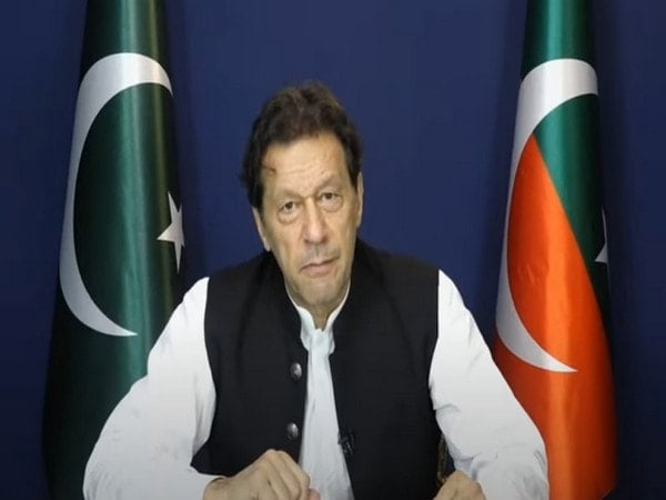 democracy in pakistan hanging by thread and judiciary can save it imran khan – The News Mill