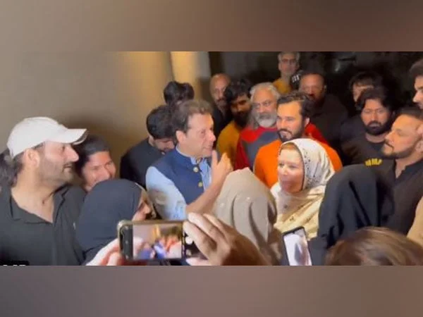 imran khan returns to lahores zaman park residence after 2 days of detention – The News Mill