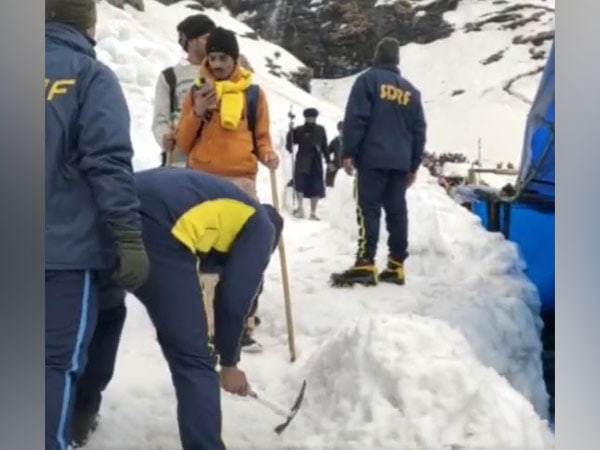 uttarakhand hemkund sahib yatra resumes after 2 day halt due to snow – The News Mill