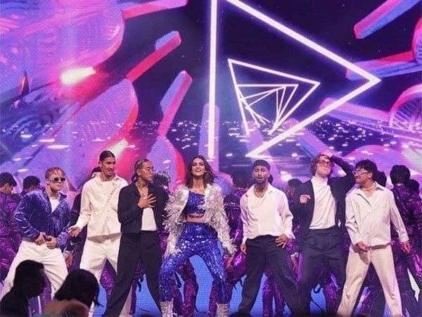 watch kriti sanon performs with norwegian dance group at iifa 2023 – The News Mill