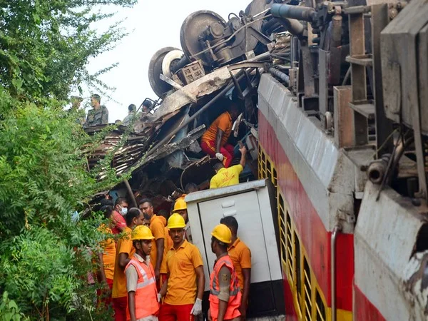 death toll climbs to 288 over 1000 injured in odisha train crash railways – The News Mill