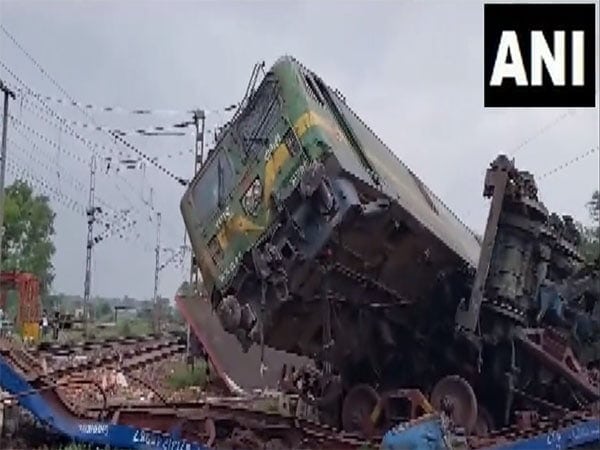 goods train overshot red signal leading to derailment south eastern railway official on bankura train accident – The News Mill