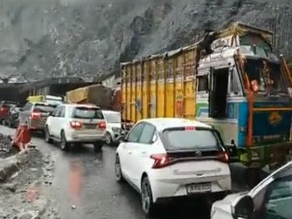 jammu srinagar national highway blocked for vehicular movement after landslides – The News Mill