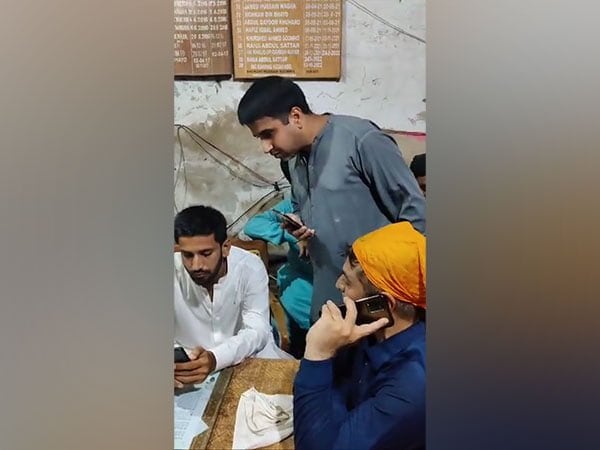 miscreants threaten sikhs forcibly stop kirtan at gurdwara in pakistans sindh – The News Mill