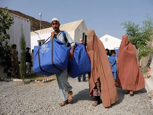 pakistan deports more than 530 afghan refugees to afghanistan – The News Mill