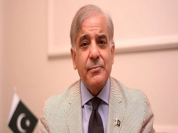 pakistan pm shehbaz sharif approves rs 25 billion aid for flood victims – The News Mill