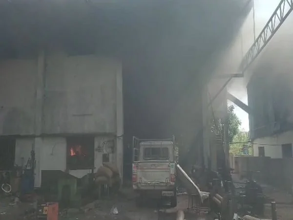 three injured as fire breaks out at engineering unit in telanganas sangareddy – The News Mill