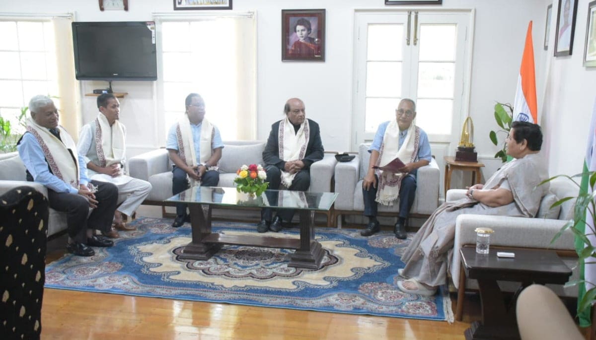 Manipur crisis - NPP delegation meets governor, expresses concern