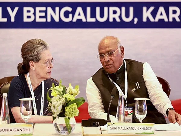 congress is not interested in power or pm post says kharge at opposition meeting – The News Mill