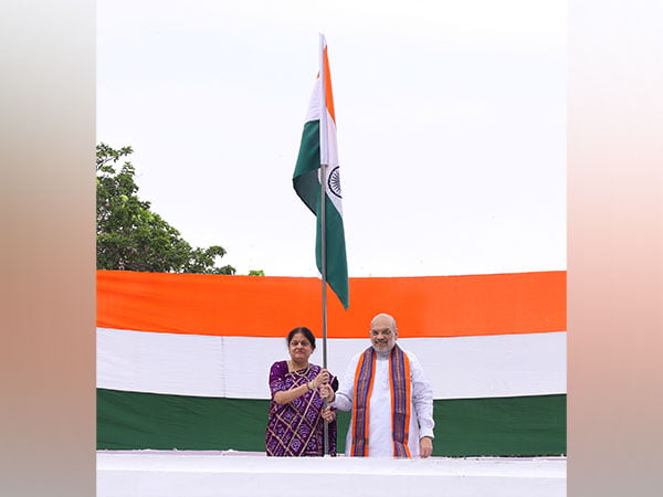 amit shah hoists national flag at his residence appeals people to support har ghar tiranga campaign ahead 77th i day – The News Mill