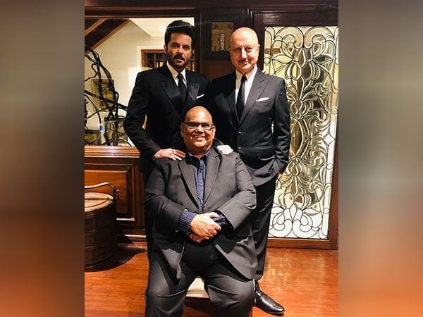 anupam kher missing his friend satish kaushik little extra on friendship day – The News Mill