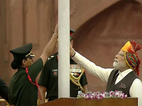 pm modi hoists national flag at red fort on 77th independence day – The News Mill