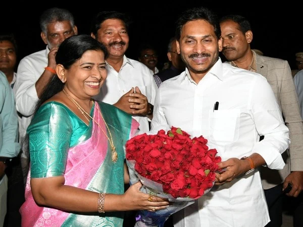 andhra cm jagan mohan reddy leaves for london – The News Mill