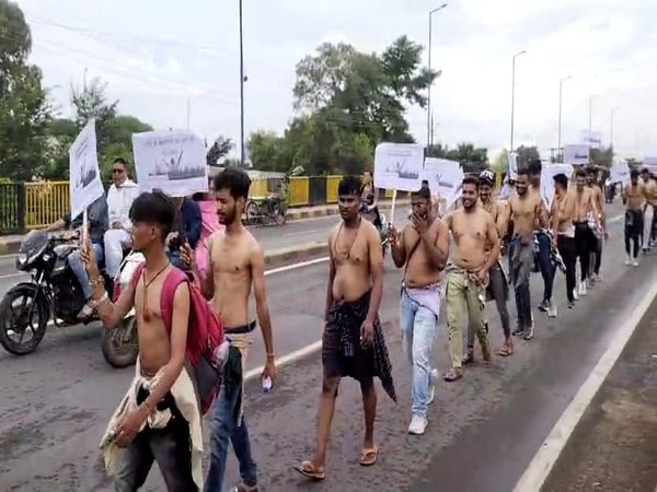 candidates stage half naked demonstration over backlog recruitments in agriculture department in mps indore – The News Mill