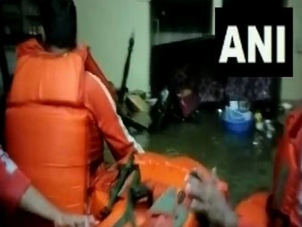 maharashtra rains ndrf rescues 6 people stranded in nagpurs ambajhari lake area – The News Mill
