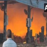 massive fire breaks out in delhis azadpur market no casualties reported – The News Mill