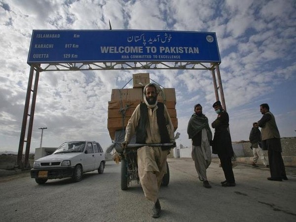 pakistan afghanistan border closed after armies exchange fire – The News Mill