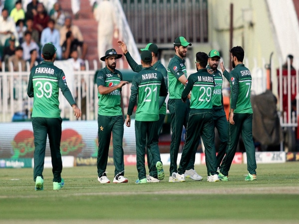 pakistan squad receive visas 48 hours before flying out to india for world cup – The News Mill