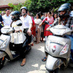 rahul gandhi rides pillion on girl students scooter in jaipur – The News Mill