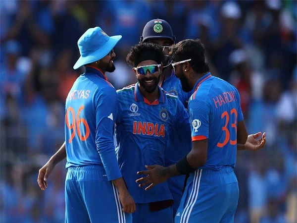 cwc jadeja kuldeep bumrah prevail as indian bowling attack holds australia at 199 runs in first inning – The News Mill