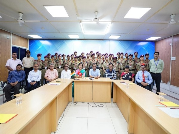 delhi cm kejriwal meets students of armed forces preparatory school who cleared nda written – The News Mill