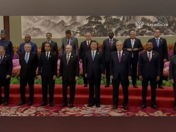 putin xi jinping gather for family photo at one belt one road forum in china – The News Mill