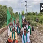 tamil nadu farmer association stage protest on railway track over cauvery water row – The News Mill