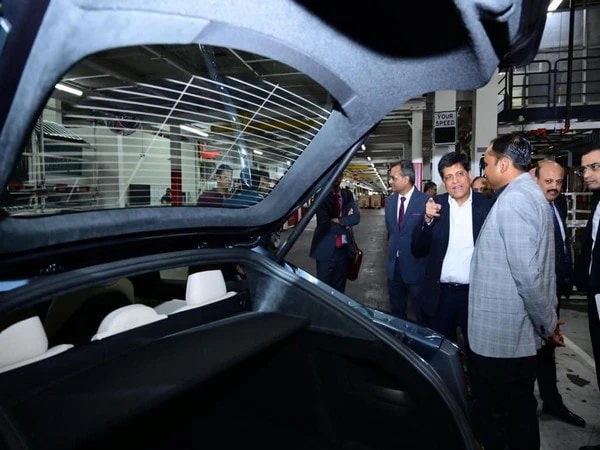 piyush goyal visits teslas california facility says us electric car maker to double indian component imports – The News Mill